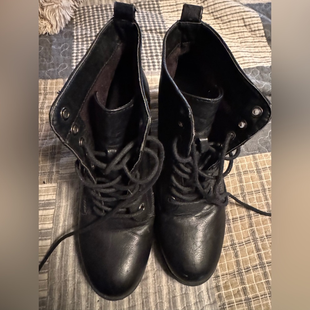 Women's Black Ankle Boots - Picture 3 of 6